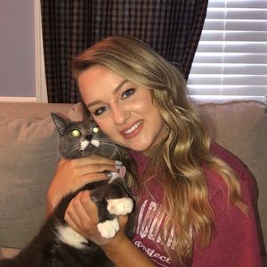 Meet your Posher, Alyssa